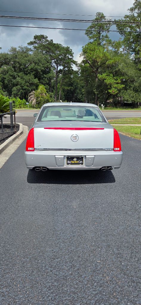 2011 Cadillac DTS - $2,400