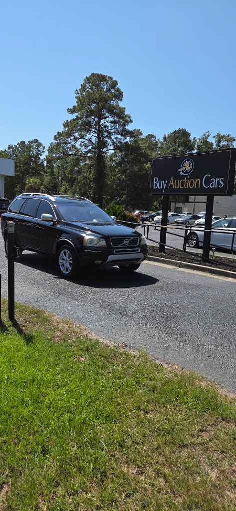 2013 Volvo XC90 - $1,900