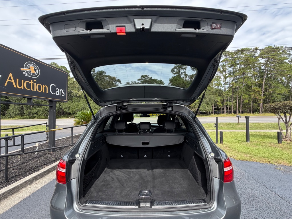 2018 Mercedes-Benz C-Class - $9,500