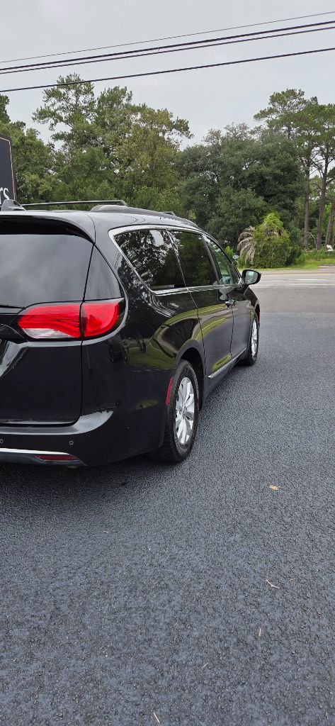 2017 Chrysler Pacifica - $4,900