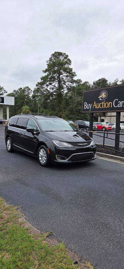 2017 Chrysler Pacifica - $4,900