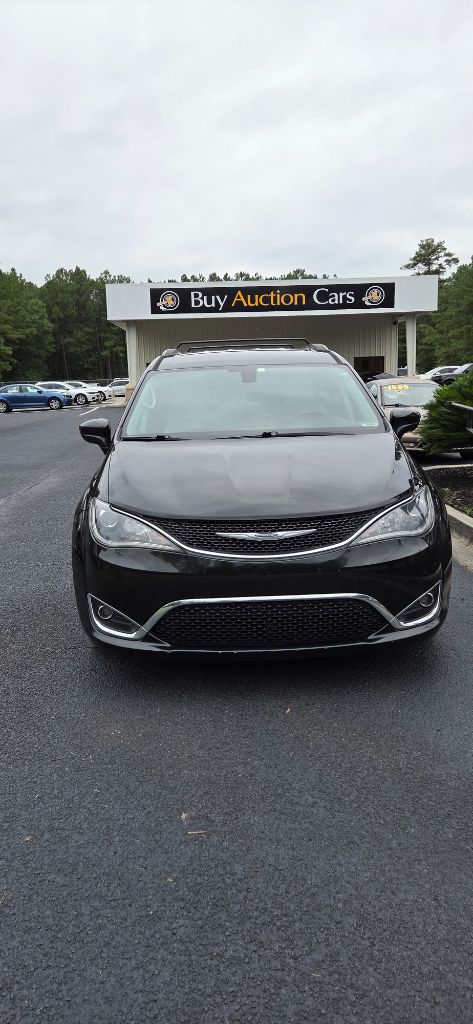 2017 Chrysler Pacifica - $4,900