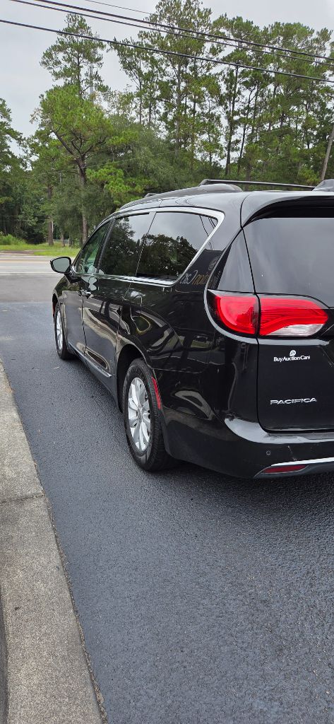 2017 Chrysler Pacifica - $4,900