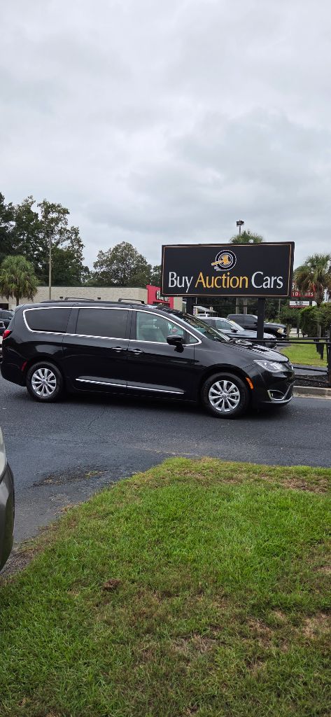 2017 Chrysler Pacifica - $4,900