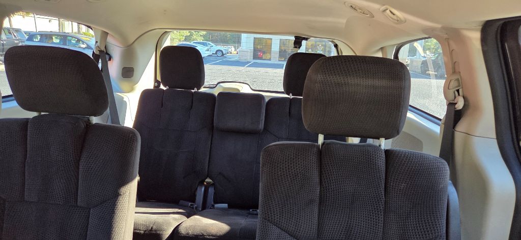 2014 Dodge Grand Caravan - $2,700