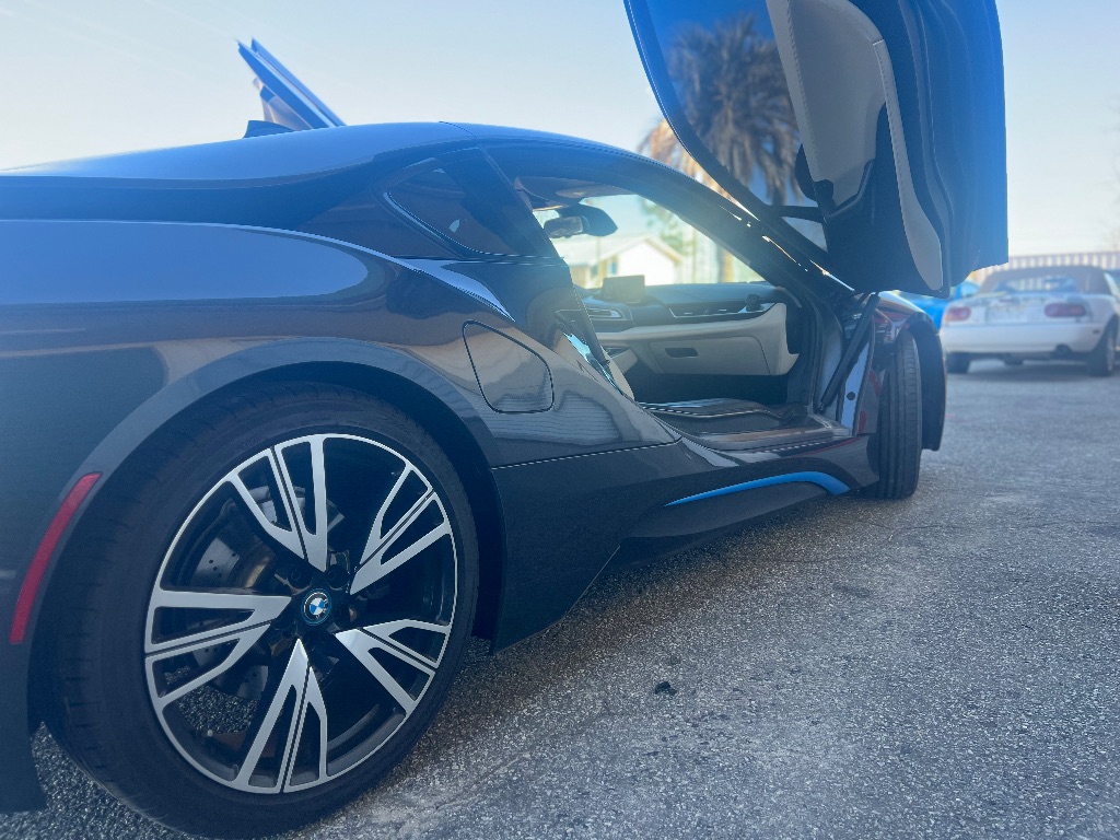 2017 BMW i8