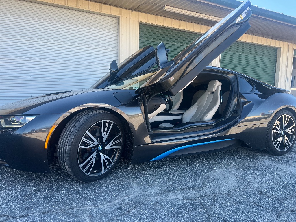 2017 BMW i8