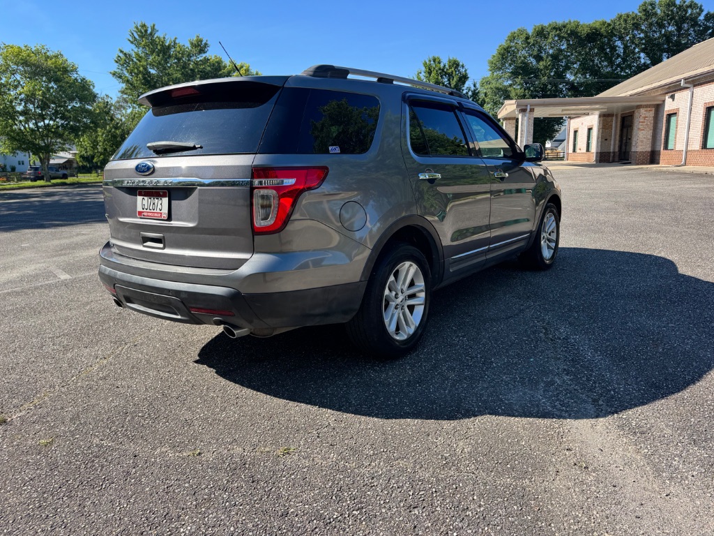 2014 Ford Explorer - $9,499