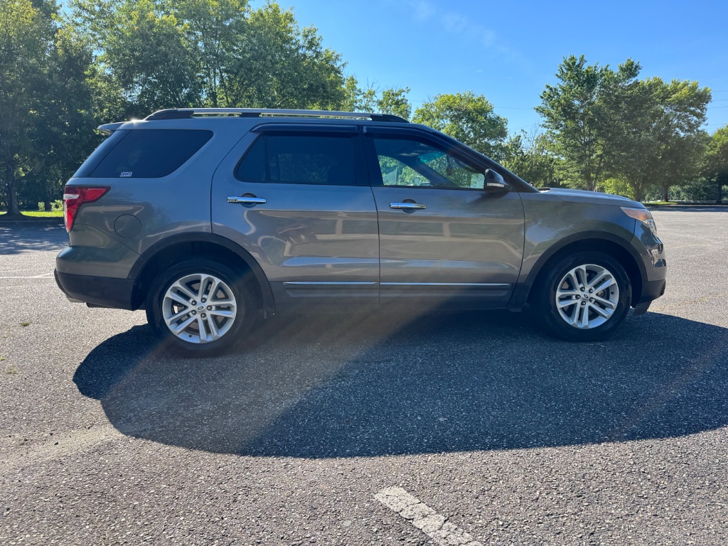 2014 Ford Explorer - $9,499