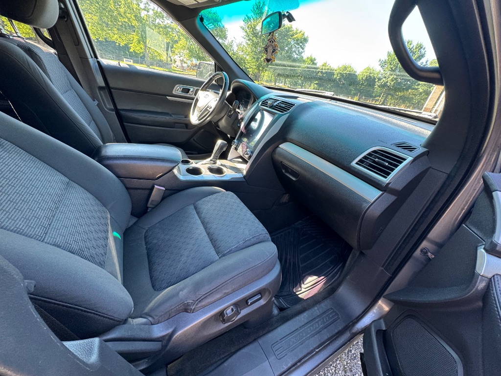 2014 Ford Explorer - $9,499