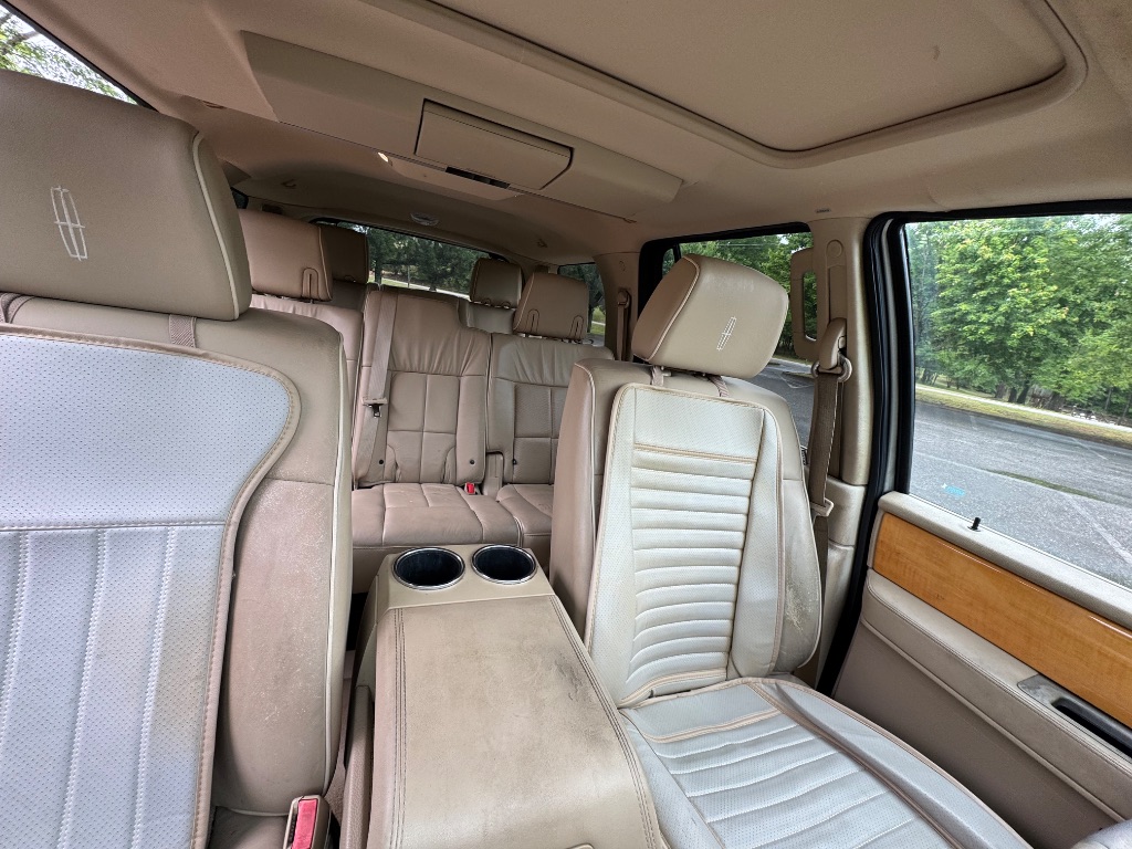 2008 Lincoln Navigator - $4,999