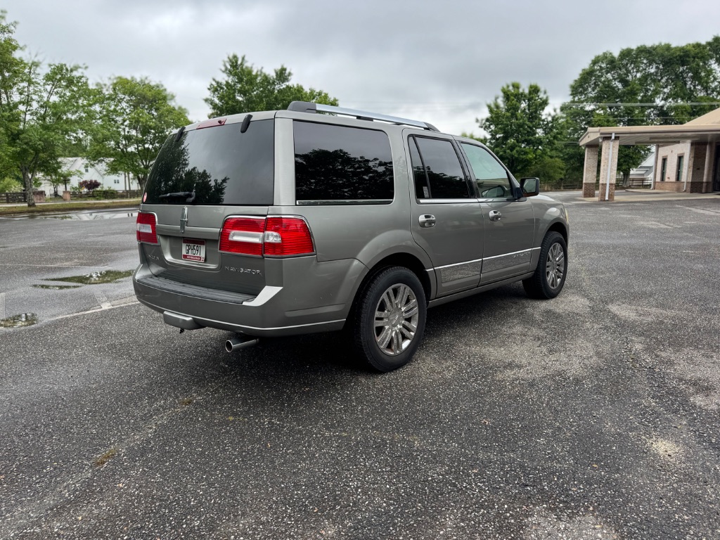 2008 Lincoln Navigator - $4,999