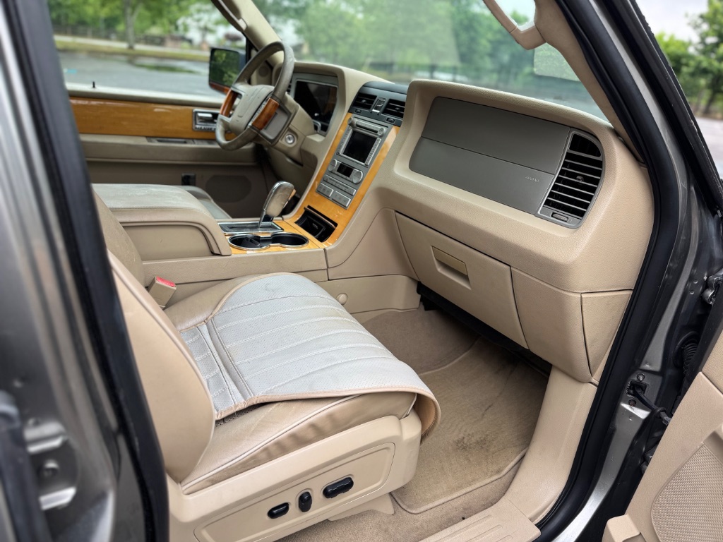 2008 Lincoln Navigator - $4,999