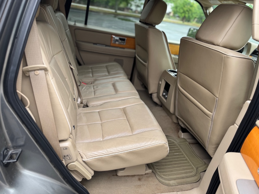2008 Lincoln Navigator - $4,999