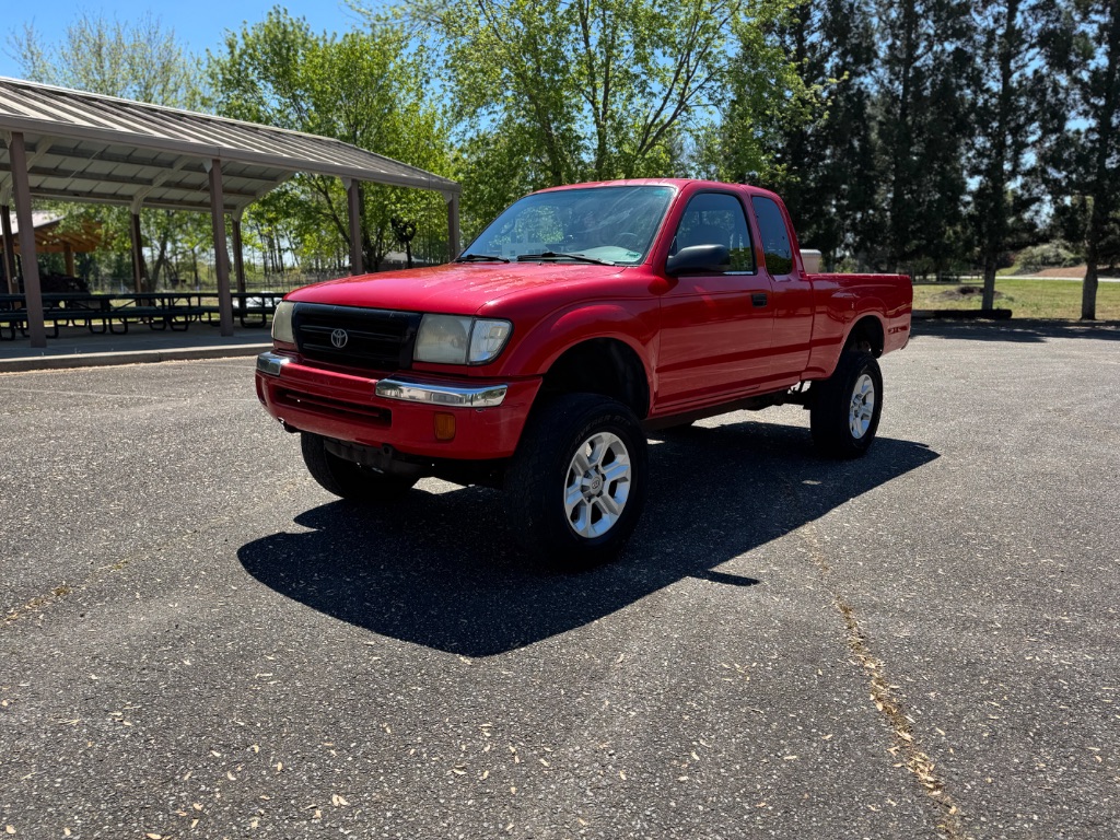 2000 Toyota Tacoma - $5,499