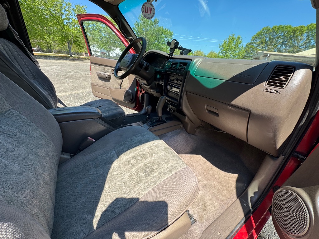 2000 Toyota Tacoma - $5,499