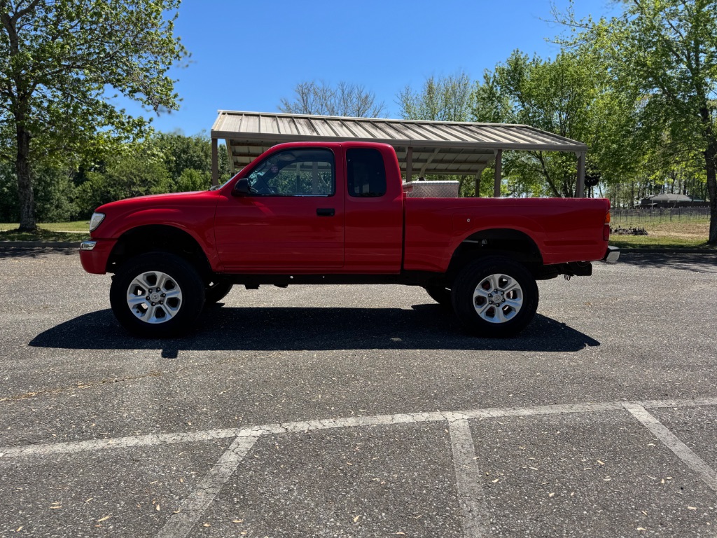2000 Toyota Tacoma - $5,499