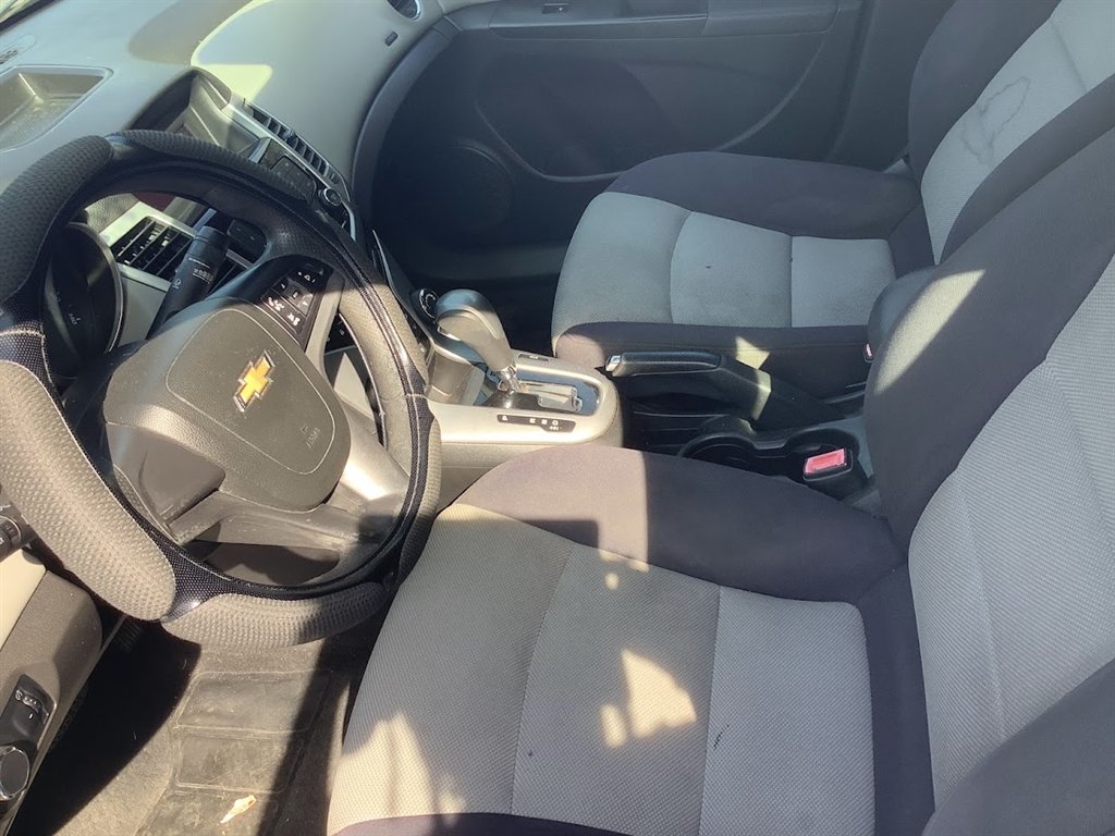 2013 Chevrolet Cruze LS Auto photo