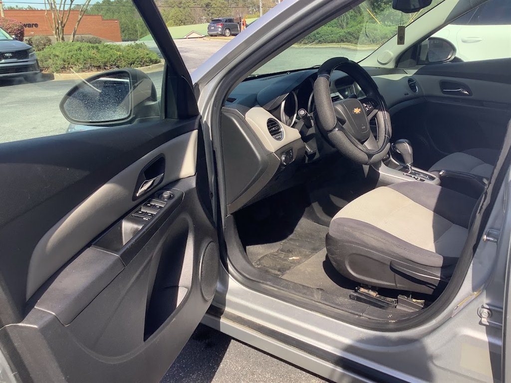 2013 Chevrolet Cruze LS Auto photo