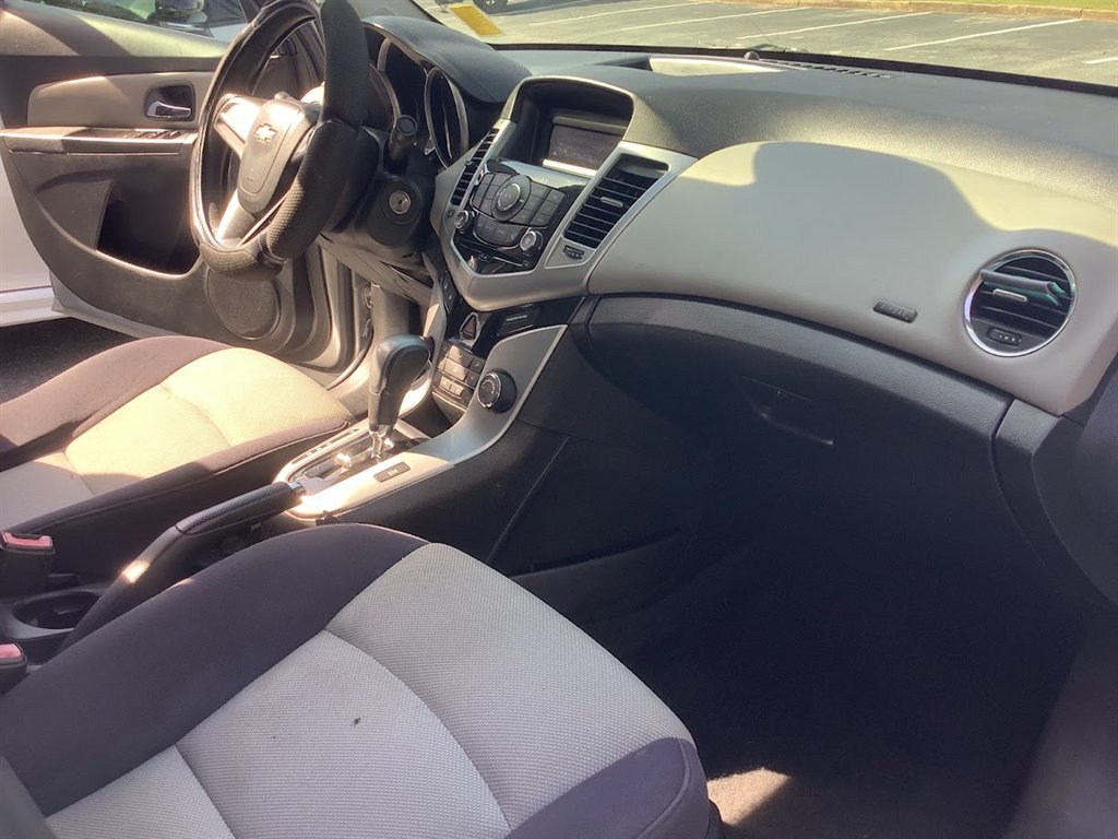 2013 Chevrolet Cruze LS Auto photo