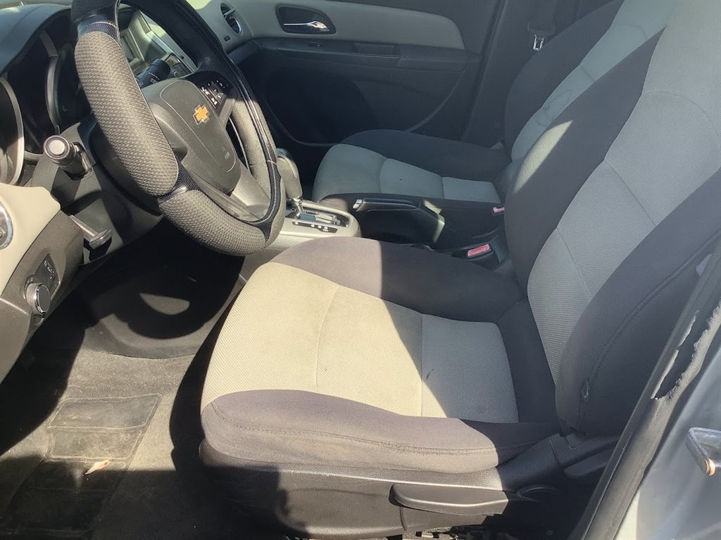 2013 Chevrolet Cruze LS Auto photo