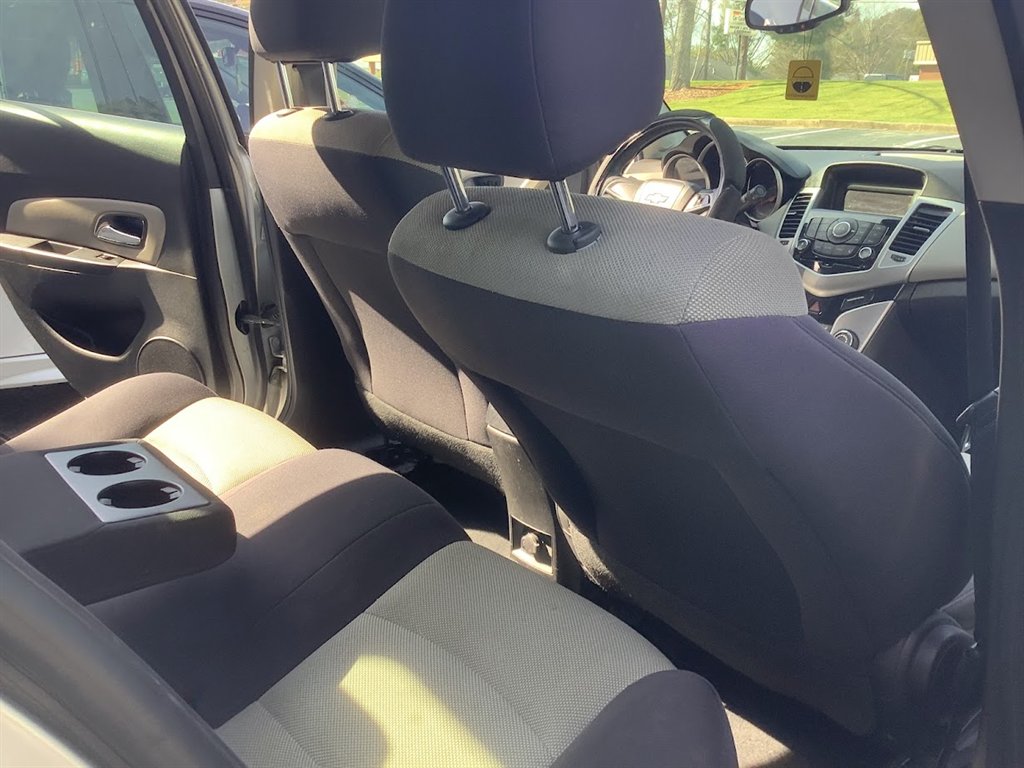 2013 Chevrolet Cruze LS Auto photo