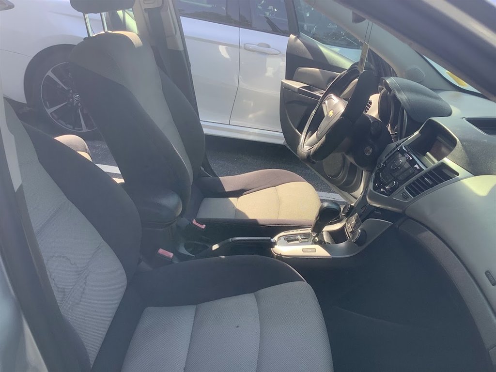 2013 Chevrolet Cruze LS Auto photo