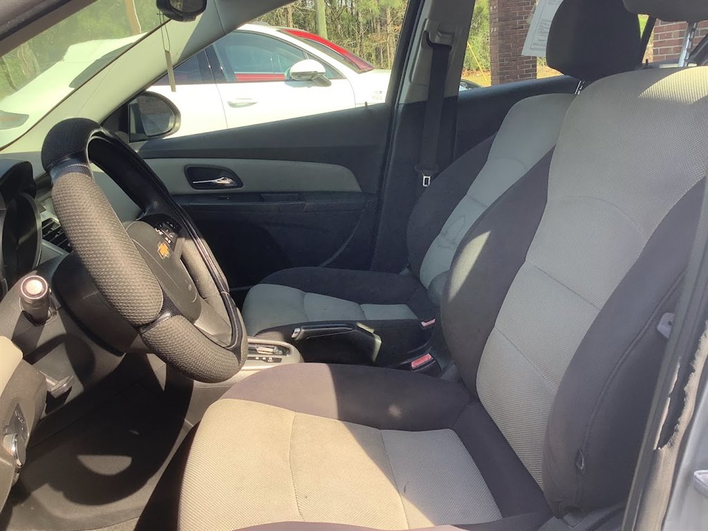 2013 Chevrolet Cruze LS Auto photo