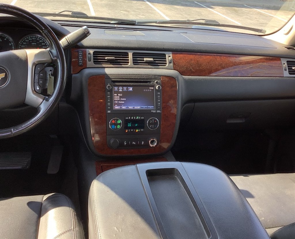 2012 Chevrolet Suburban LTZ 1500 photo
