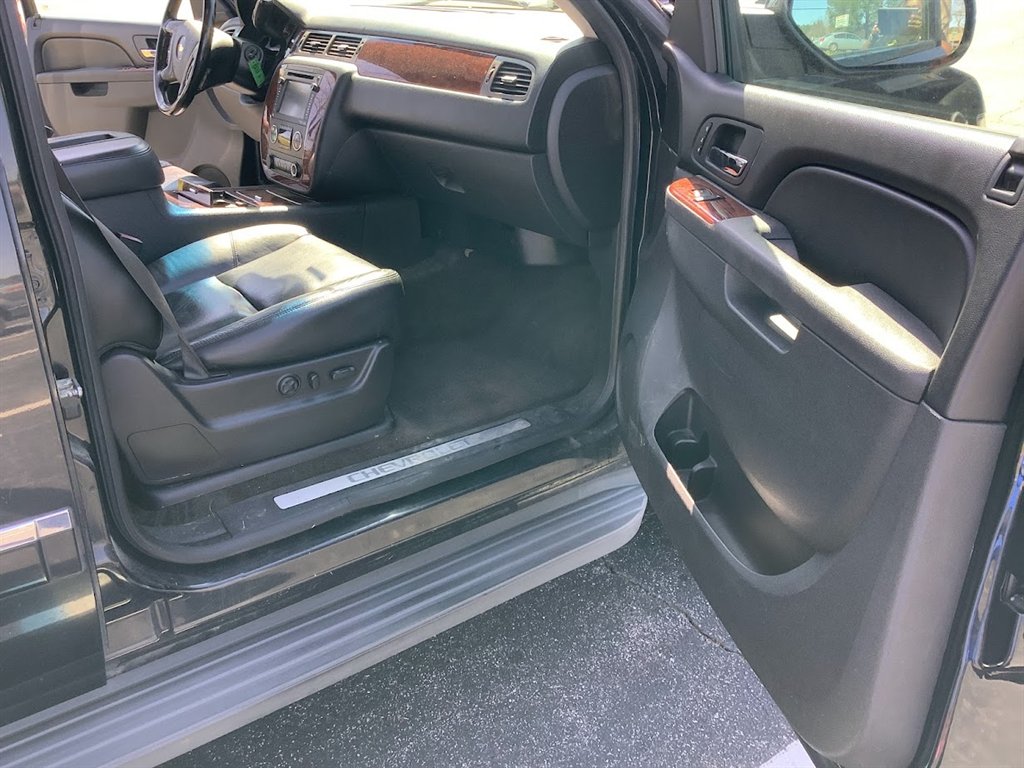 2012 Chevrolet Suburban LTZ 1500 photo