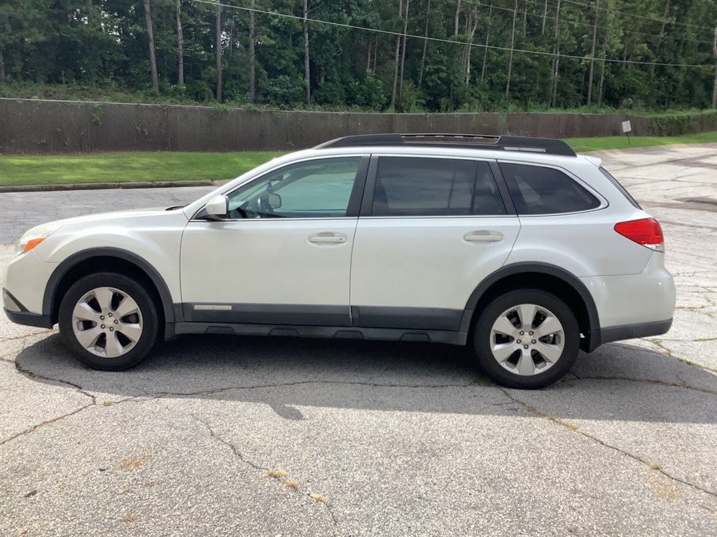 2010 Subaru Outback - $3,500