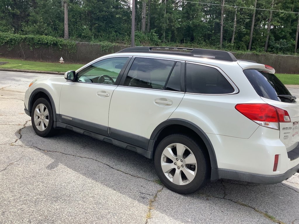2010 Subaru Outback - $3,500