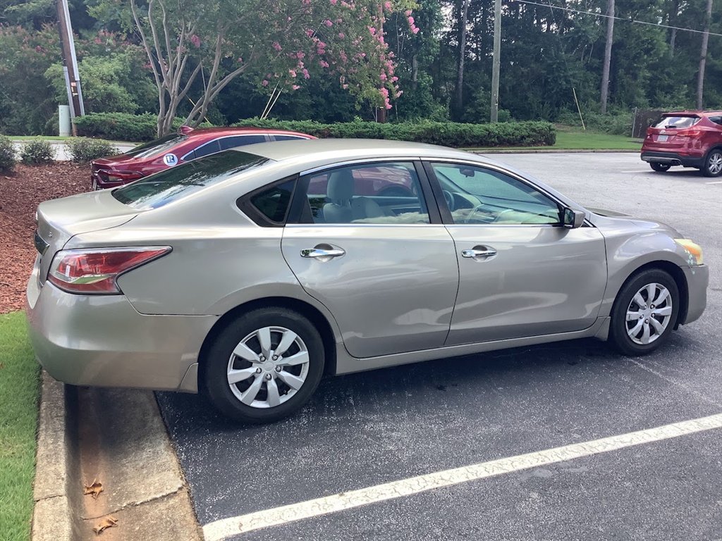2014 Nissan Altima - $9,350