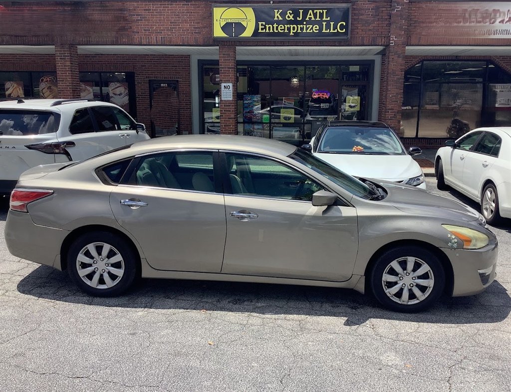 2014 Nissan Altima - $9,350