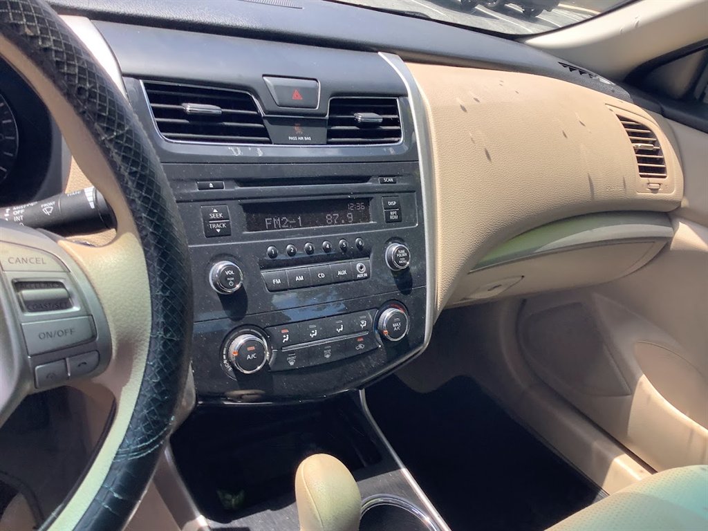 2014 Nissan Altima - $9,350