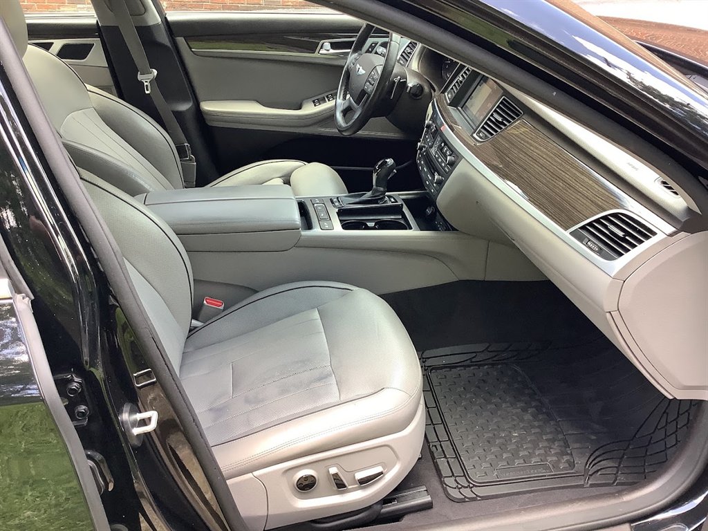 2015 Hyundai Genesis - $15,208