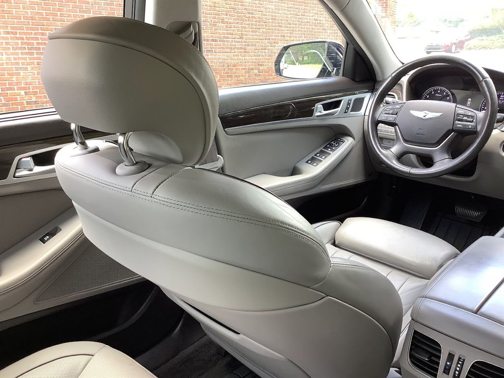 2015 Hyundai Genesis - $15,208