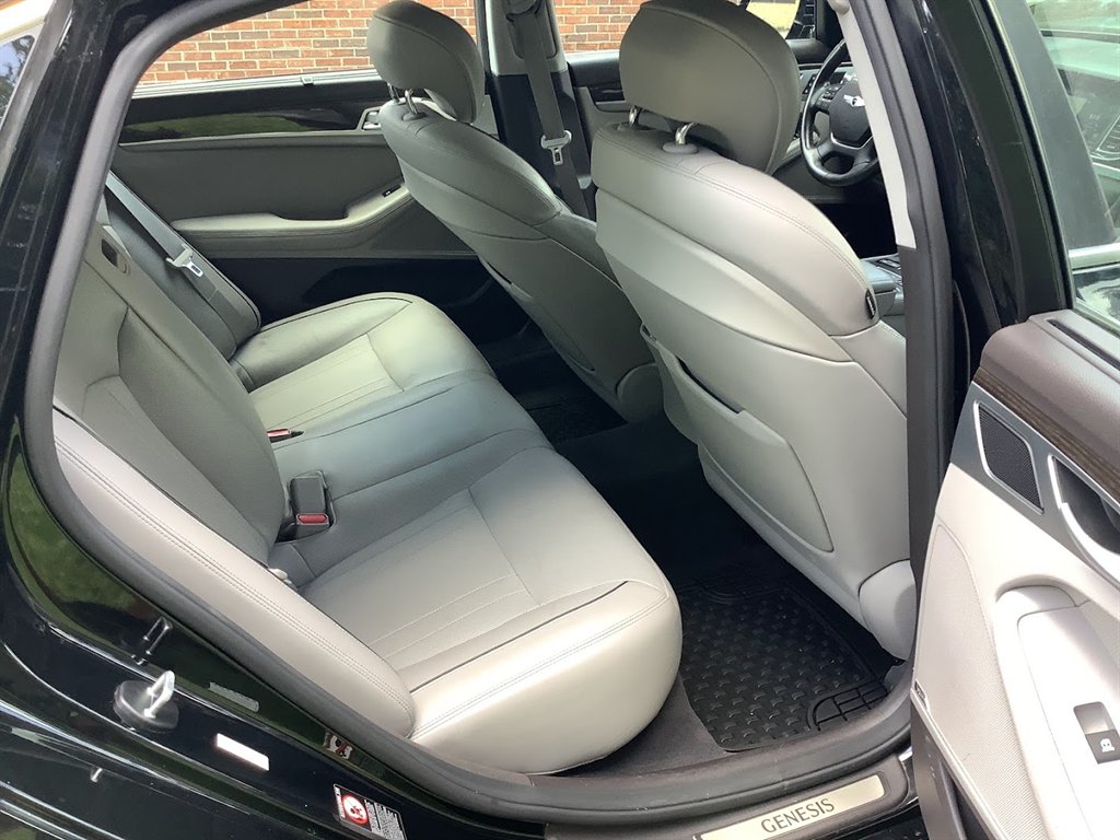 2015 Hyundai Genesis - $15,208