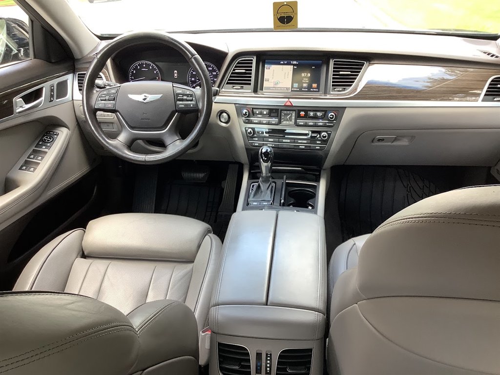 2015 Hyundai Genesis - $15,208