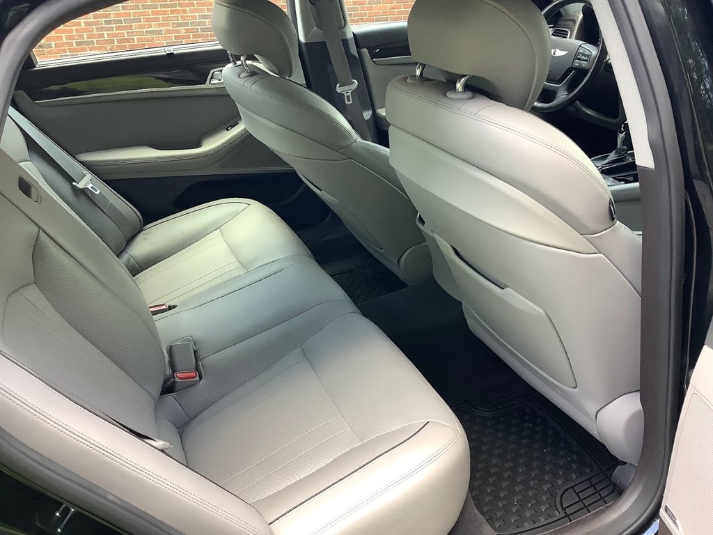 2015 Hyundai Genesis - $15,208