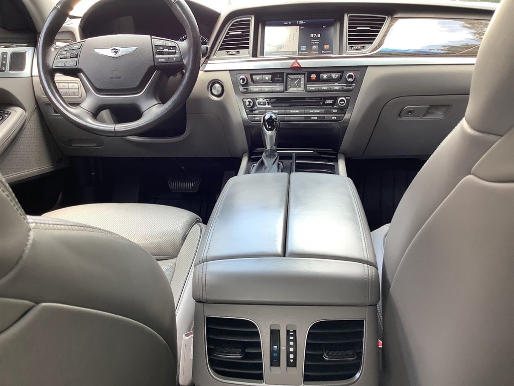 2015 Hyundai Genesis - $15,208