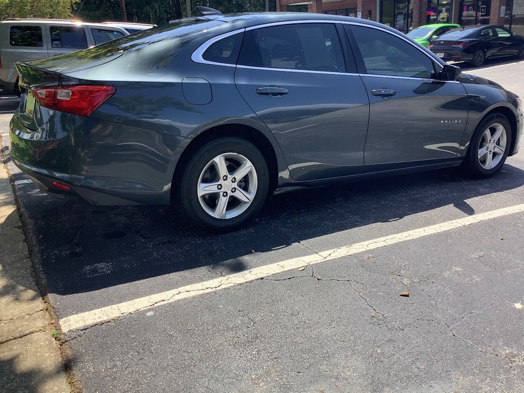 2021 Chevrolet Malibu - $13,300