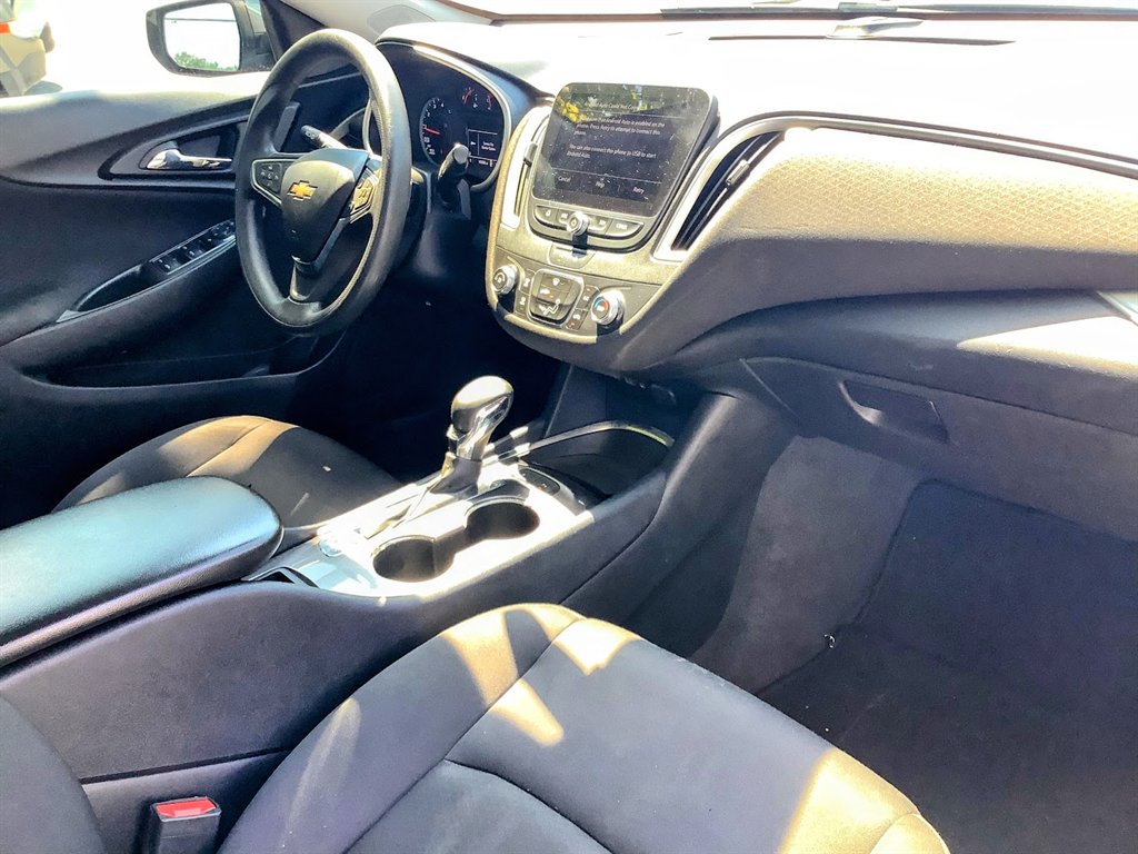 2021 Chevrolet Malibu - $13,300