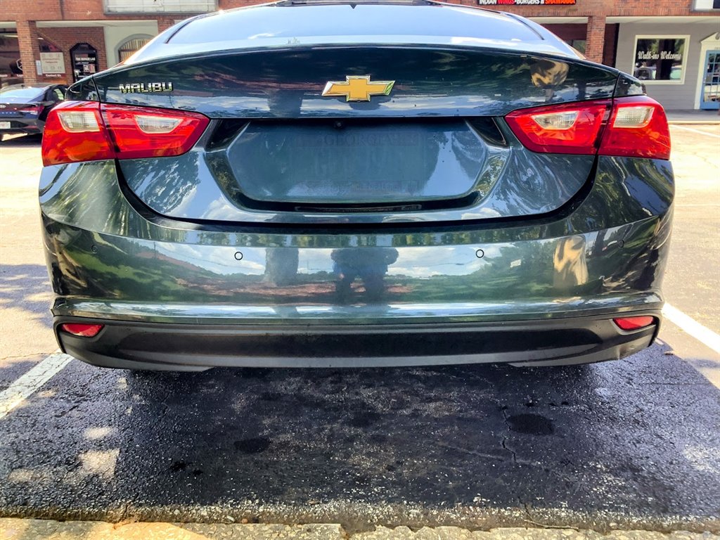 2021 Chevrolet Malibu - $13,300