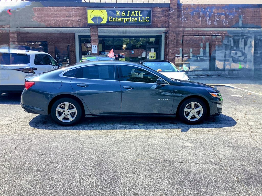 2021 Chevrolet Malibu - $13,300