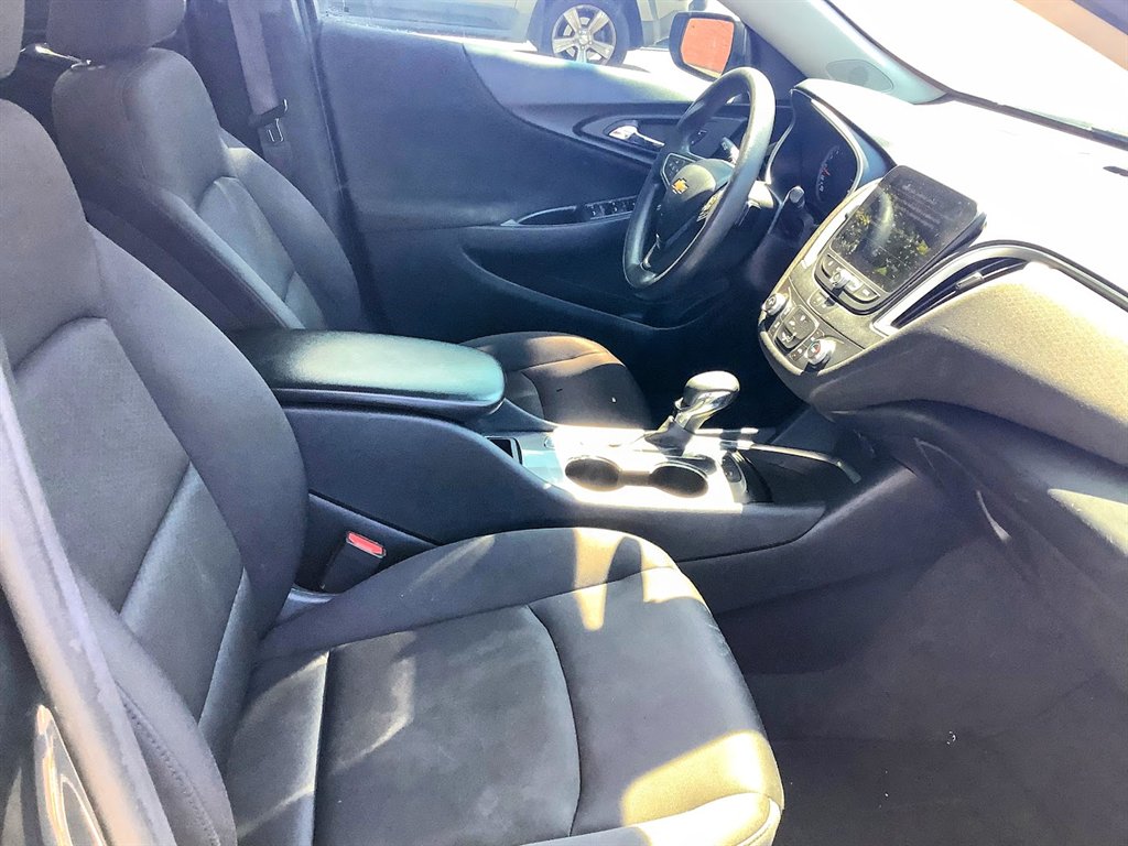 2021 Chevrolet Malibu - $13,300