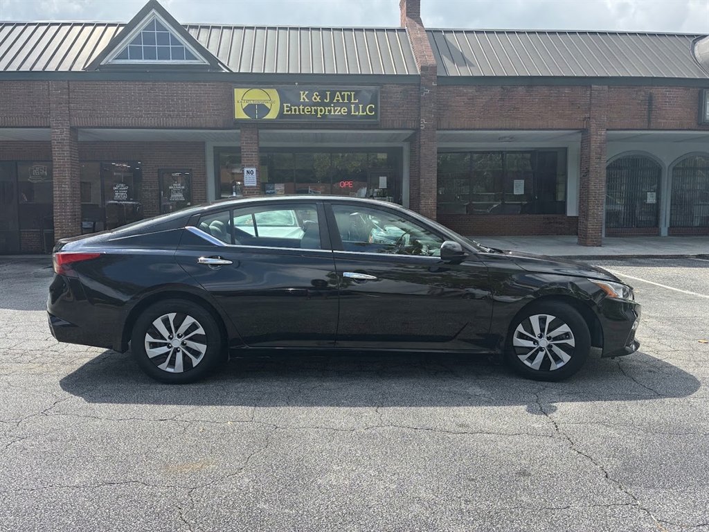2019 Nissan Altima - $15,800