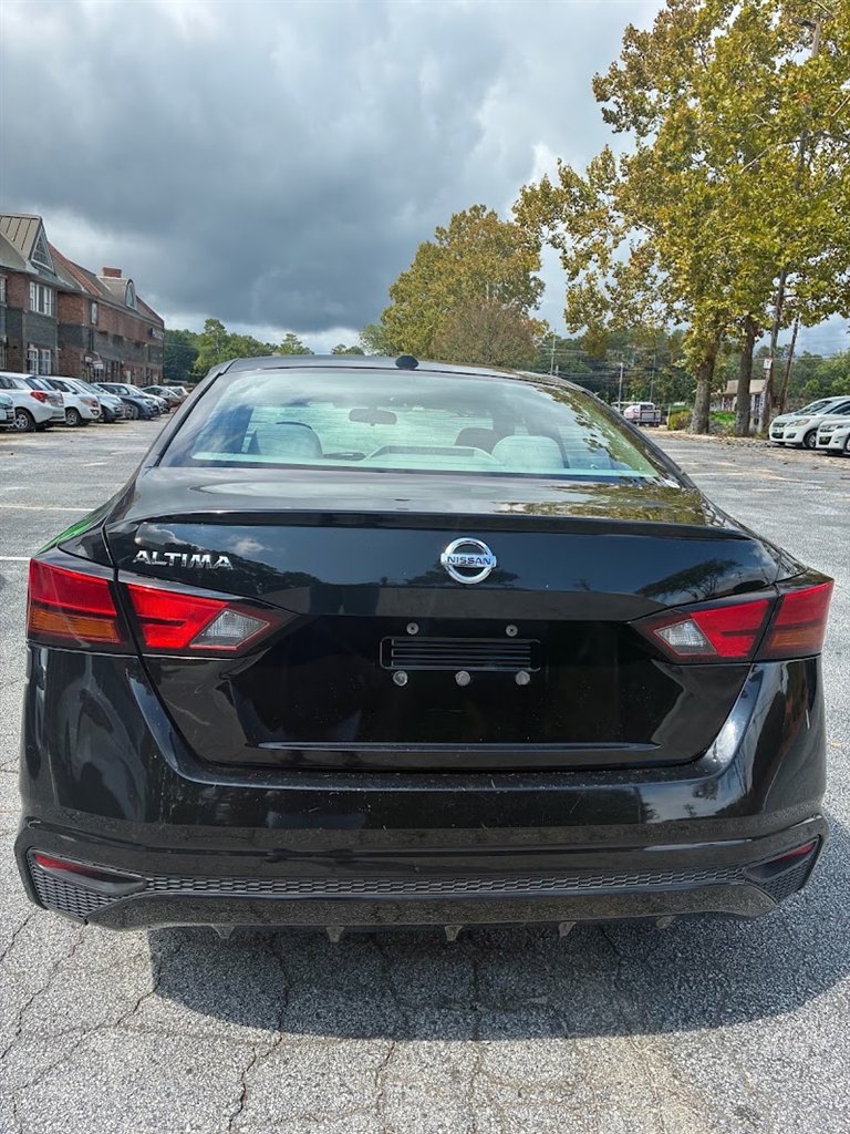 2019 Nissan Altima - $15,800