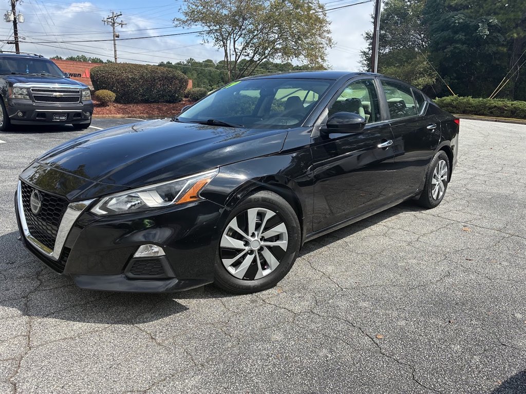 2019 Nissan Altima - $15,800
