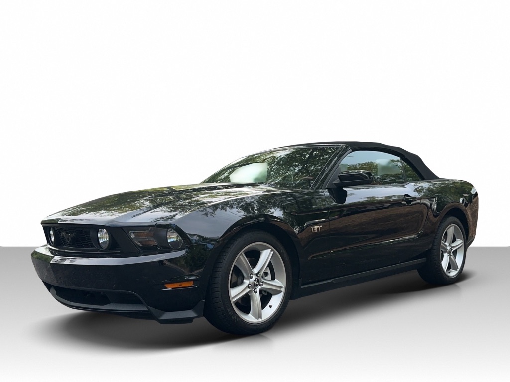 2010 Ford Mustang GT photo
